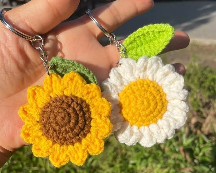 Crochet Flower Keychains — Bhumiverse