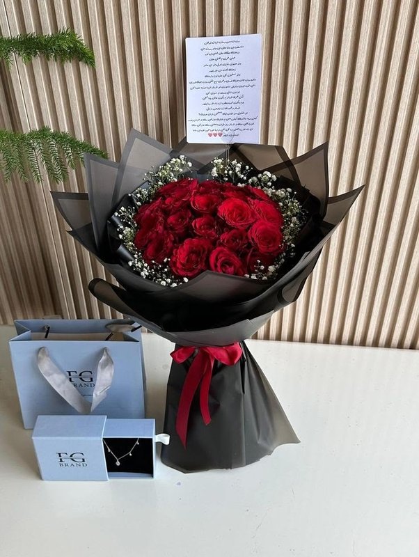 Red Rose Bouquet (12 stems) — Velvet Roses